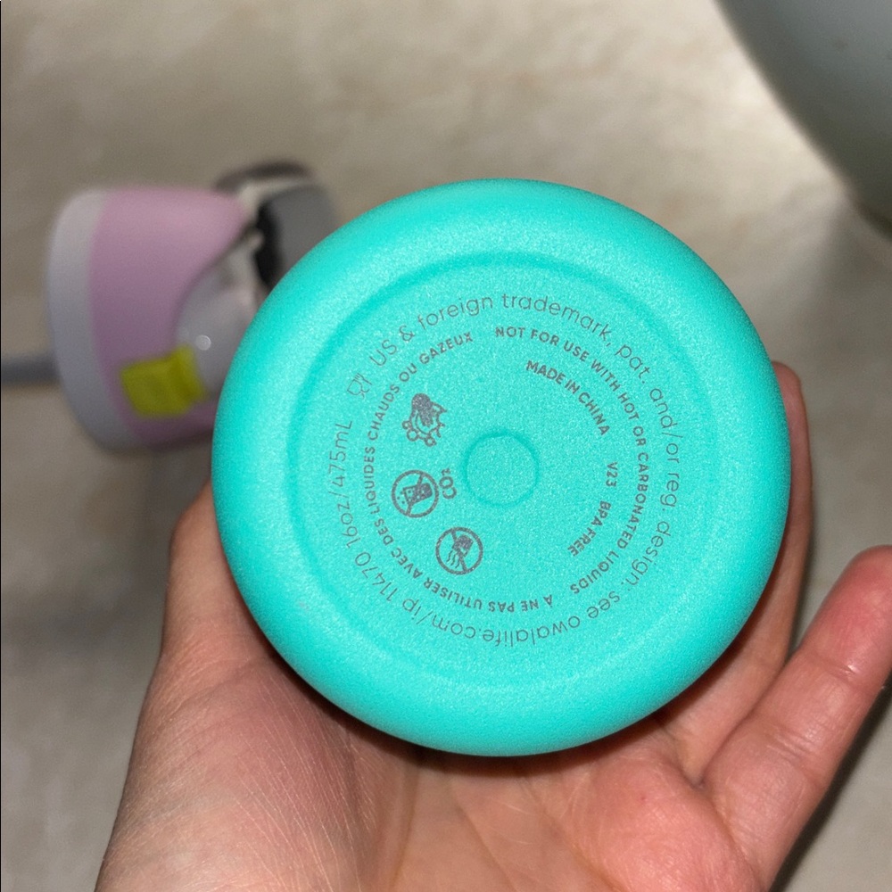 Owala 24 oz Teal and Pink Water Bottle - Picture 4 of 5